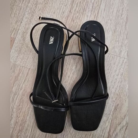 New Zara Strappy Sandals Size 9 In Black And Gold - Picture 6 of 10